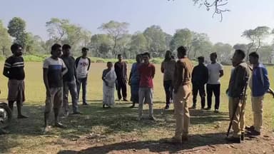 চোপড়া: বাঘের আতঙ্ক যেন পিছু ছাড়ছে না চোপড়া কুসুম চা বাগান, মন্ডলপাড়া শহ আশেপাশের বেশ কয়েকটি গ্রামে