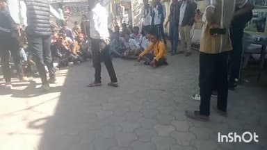 तराना: शिक्षा का मंदिर कलंकित, NCC शिक्षक पर छात्रा से अभद्र चैटिंग का आरोप, ABVP का प्रदर्शन