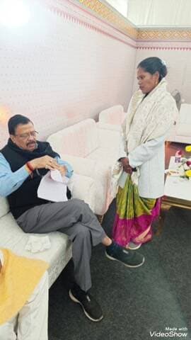 ଲକ୍ଷ୍ମୀପୁର: ବନ୍ଧୁଗାଁ ଦେଇ ବିଶାଖାପାଟଣା କୁ ବସ ସେବା ଯୋଗାଇ ନିମନ୍ତେ କୋରାପୁଟ ଠାରେ ମନ୍ତ୍ରୀଙ୍କୁ ଦାବିପତ୍ର ଦେଲେ ଜିଲ୍ଲା ପରିଷଦ ଅଧ୍ଯକ୍ଷା