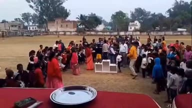 কাশীপুর: কাশীপুর চক্রের অঞ্চল স্তরের বার্ষিক ক্রীড়া প্রতিযোগিতা কাশীপুরে,উপস্থিত এস আই সহ প্রতিটি বিদ্যালয়ের শিক্ষক-শিক্ষিকা