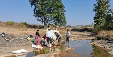 जल संरक्षण अभियान : ग्राम पंचायत स्वामी सलैया में सीएमसीएलडीपी के छात्रों द्वारा सामूहिक श्रमदान कर किया गया बोरी बंधान
...