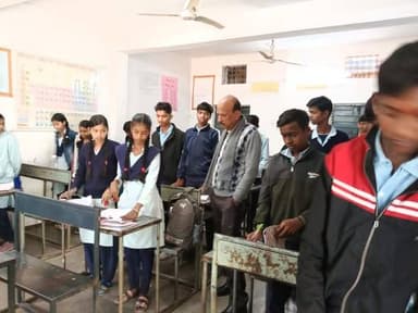 डीईओ श्री बघेल द्वारा किया गया हाई स्कूल बरारीपुरा का निरीक्षण
=========================================================...