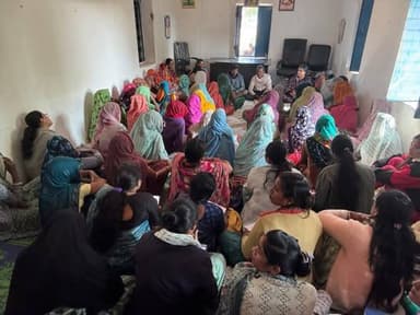 थांदला में महिला ट्रेनरों का प्रशिक्षण
जमीनी स्तर पर लैंगिक-संवेदनशील योजनाओं को मिलेगा सशक्त आधार
झाबुआ जिले ...