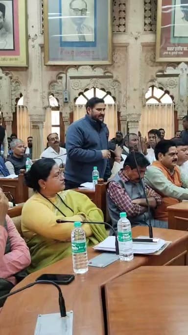 ग्वालियर परिषद में सदस्यों ने बताई क्षेत्र की समस्याएं और अधिकारी कर्मचारियों पर लगाए कार्य न करने का आरोप!