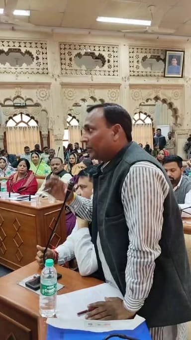ग्वालियर परिषद में सदस्यों ने बताई क्षेत्र की समस्याएं और अधिकारी कर्मचारियों पर लगाए कार्य न करने का आरोप!