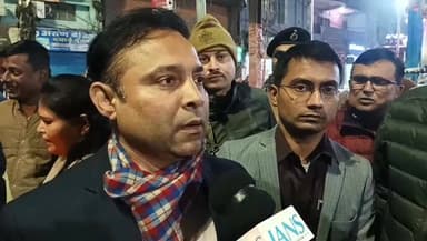 भागलपुर 19 दिसंबर 2025, कड़ाके की ठंड एवं शीतलहर को देखते हुए भागलपुर के जिलाधिकारी डॉक्टर नवल किशोर चौधरी द्वारा तिलकाम...