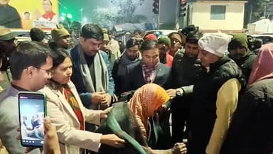 भागलपुर 19 दिसंबर 2025, कड़ाके की ठंड एवं शीतलहर को देखते हुए भागलपुर के जिलाधिकारी डॉक्टर नवल किशोर चौधरी द्वारा तिलकाम...