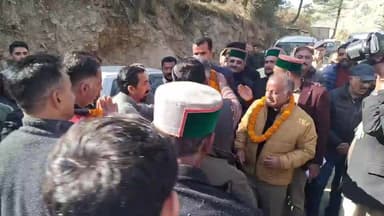 जुब्बल लाइव: शिक्षा मंत्री रोहित ठाकुर पहुंचे कंधालीनाला कंधालीनाला में उठाऊ पेयजल योजना का करेंगे उद्घाटन