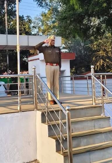 पुलिस अधिकारी कर्मचारियों की कार्यकुशलता को बेहतर करने एवं अनुशासन बनाए रखने के लिये आज पुलिस परेड ग्राउण्ड शिवपुरी मे श...