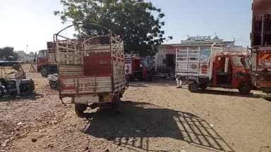 खालवा: शिवसेना जिला प्रमुख गणेश भावसार ने कहा घरेलू गैस धड़कने से होटल में और ट्रैकों से भरा हुआ माल फिर भी आम जनता कोएक टंकी न