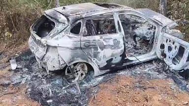 ଖଲ୍ଲିକୋଟ୍: ନାରାୟଣୀ ରାସ୍ତା ରେ ଦୁର୍ଘଟଣା; ଗଛ କୁ ଧକ୍କା ଦେଇ ଜଳିଗଲା କାର