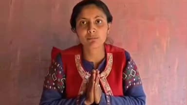 सांगला: सांगला में युवक के साथ मारपीट मामले में पीड़ित युवक की बहन ने प्रशासन से न्याय की लगाई गुहार