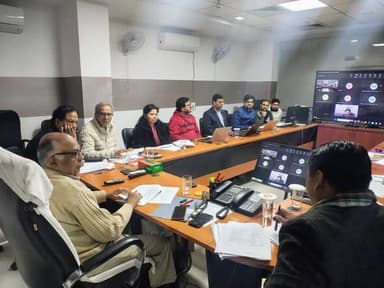 यू.पी. रेरा ने 4 जिलों में ₹4424 करोड़ के निवेश वाली 13 रियल एस्टेट परियोजनाओं को दी मंजूरी
•कुल 19,379 आवासीय एवं व्याव...