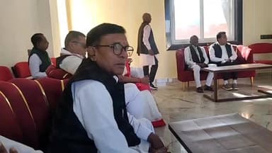 कुशलगढ़: कुशलगढ़ के पूर्व संसदीय सचिव भीमा डामोर बांसवाड़ा पहुंचे, सीएम के कार्यक्रम में की शिरकत