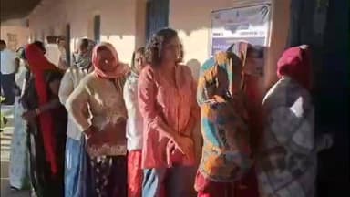 देऊळगाव राजा: देऊळगाव राजा नगरपरिषद निवडणुकीच्या मतदानाला सुरुवात