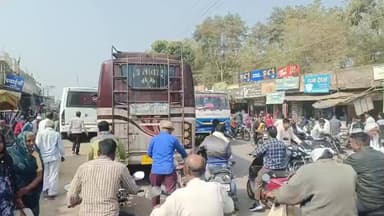 अंजड़: मनचले युवकों से छात्राएं परेशान, लोगों ने महिला सुरक्षा के लिए पुलिस सुरक्षा बढ़ाने की मांग की