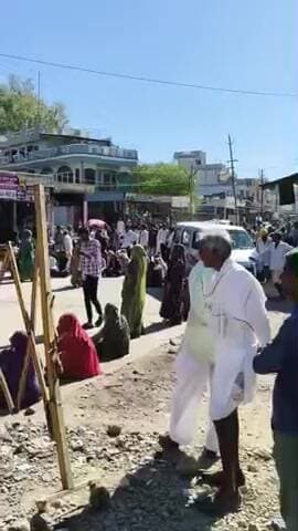 मुख्यमंत्री जी का गृह जिला
माकड़ौन में
किसान परेशान
प्रशासन मौन