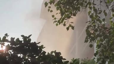 எழும்பூர்: பிஎஸ்என்எல் அலுவலகத்தில் திடீரென தீ விபத்து - சாலையை சூழ்ந்த கரும் புகையால் வாகன ஓட்டிகள் அவதி