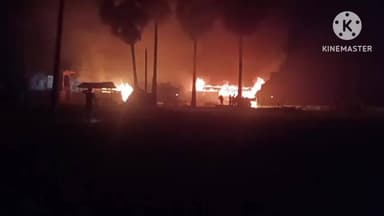 समेली: समेली प्रखंड के छोहार में आग लगने से तीन घर जलकर स्वाहा हो गए