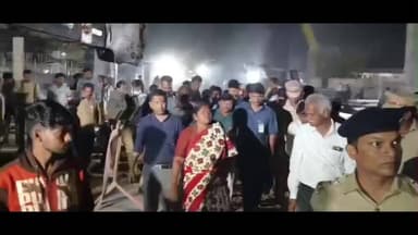 తాడ్వాయి: మేడారంలో అభివృద్ధి పనులు పరిశీలించిన మంత్రి సీతక్క