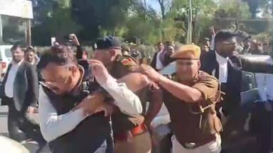 अजमेर: पीडब्ल्यूडी के अधिकारी के साथ हुई मारपीट मामले में कलेक्ट्रेट सभागार में दोनों पक्षों के बीच वार्ता के बाद बनी सहमति