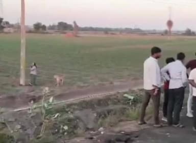 જસદણ: જસદણ અમદાવાદ હાઈવે વાંગધ્રા ભાટિયા પાસે દૂધ ભરેલ ટેન્કર પલટી ખાઈ ગયું