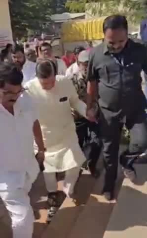 फलटण: फलटण नगरपालिका निवडणूकीसाठी विधान परिषदेचे माजी सभापती रामराजे यांनी केले मतदान