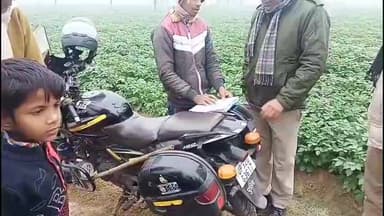 शिकोहाबाद: डंडियामई में शरारती तत्वों ने खेत में रखी करब में लगाई आग, सैकड़ों बेल के फल भी जलकर हुए राख