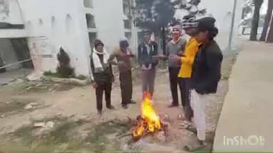 मढ़ौरा: मढ़ौरा क्षेत्र में अलाव की व्यवस्था नहीं, ठंड में ठिठुरने को मजबूर हैं लोग