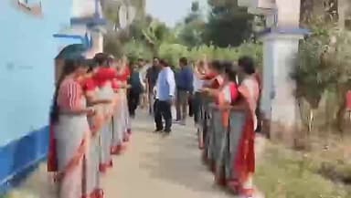 মথুরাপুর ২: নগেন্দ্রপুর হেমন্তকুমারী উচ্চ বিদ্যালয় ক্রীড়াঙ্গনে অনুষ্ঠিত হলো বাৎসরিক শিশু ক্রীড়া উৎসব উপস্থিত রায়দিঘির বিধায়ক