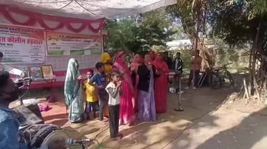 नरसिंहपुर: नगरपालिका परिषद के सफाई कर्मचारियों के अनिश्चितकालीन धरने का तीसरा दिन