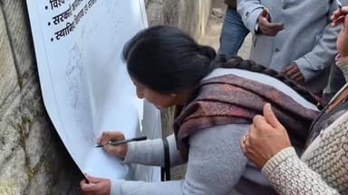 भाजपा का शिमला में प्रदर्शन, शहर की समस्याओं को लेकर चलाया हस्ताक्षर अभियान
शिमला,
प्रदेश सरकार की नीतियों और शिमला शहर...