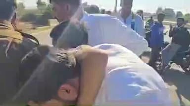 पिंडवाड़ा: सरुपगंज थाने के बाहर सवारी टेंपो पलटने से पांच सवारों को आई चोटें