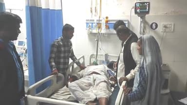 झालरापाटन: झालावाड़ के सीमावर्ती निमथुर मार्ग पर दो बाइकों की टक्कर, हादसे में बाइक सवार व्यक्ति घायल, अस्पताल में भर्ती