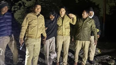 दुधि: शक्तिनगर में लूट के आरोपी की मुठभेड़ में हुई घायल, लूटे गए जेवरात और पिस्टल बरामद, एक गिरफ्तार