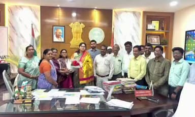 ఖానాపూర్: జిల్లాలో గ్రామ పంచాయతీ ఎన్నికలను ప్రశాంతంగా నిర్వహించినందుకు కలెక్టర్ అభినాష్ అభినవ్ ను అభినందించిన ఎంపీడీవోలు