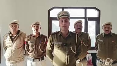 जुब्बल: कंपनी कमांडर रमन नेपटा ने कहा, होमगार्ड द्वारा जुब्बल कोटखाई के सिविल डिफेंस वॉलिंटियर्स को दिया जा रहा प्रशिक्षण