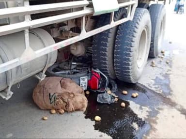 पिंड्रा: वाराणसी में बेकाबू ट्रक की चपेट में आया बाइक सवार, संगुलपुर अंडरपास के पास हुआ हादसा