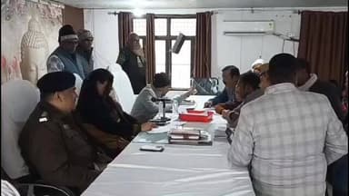 तमकुही राज: राजस्व कर्मियों की लापरवाही पर प्रशासन सख्त, दो कर्मियों पर गिरी नोटिस की गाज