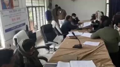 फूलपुुर: फूलपुर समाधान दिवस में एसआईआर प्रक्रिया के चलते फरियादी हुए परेशान