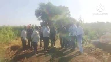 समुद्रपूर: ग्रामपंचायत भोसा येथे मुख्यमंत्री समृद्ध पंचायत अभियानाची आढावा सभा:लोकसहभागातून श्रमदान करून रस्त्याचे केले मातीकाम