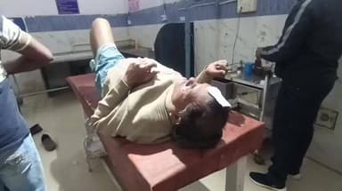 नरसिंहपुर: तेज रफ्तार बाइक ने LIC के पास वृद्ध को मारी टक्कर, वृद्ध घायल, अस्पताल में भर्ती