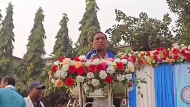 শহিদ মাতঙ্গিনী: শহীদ মাতঙ্গিনী ব্লকে ডিমারি ত্রিশক্তি সমবায় কৃষি উন্নয়ন সমিতির স্বয়ম্বর গোষ্ঠীর সদস্যদের সম্বর্ধনা উপস্থিত BDO