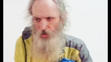 बलियापुर: अर्जेंटीना के एक वृद्ध को आरपीएफ ने पकड़ा, बलियापुर पुलिस को सौंपा