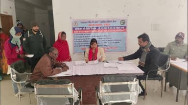 जमुआ: जमुआ मुख्यालय समेत विभिन्न प्रखंडों में 'प्रशासन गांव की ओर' अभियान के तहत शिविर आयोजित