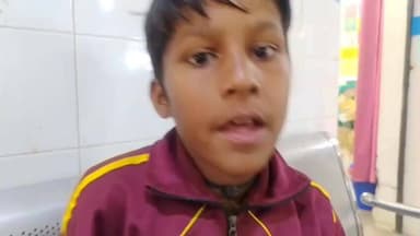 पोखरी: पोखरी क्षेत्र में स्कूल जाते समय भालू के हमले से दोस्त की जान बचाई, छात्र पंकेश