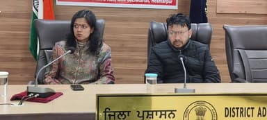 ਹੁਸ਼ਿਆਰਪੁਰ: ਜ਼ਿਲਾ ਪ੍ਰਬੰਧਕੀ ਕੰਪਲੈਕਸ ਵਿੱਚ ਕੈਬਨਟ ਮੰਤਰੀ ਨੇ ਕੀਤੀ ਸਰਪੰਚਾਂ ਨਾਲ ਮੀਟਿੰਗ