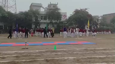 मौदहा: मौदहा कस्बे में चार दिवसीय ज्योतिफेस्ट कार्यक्रम का उद्घाटन जिला विद्यालय निरीक्षक ने फीता काटकर किया