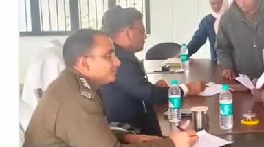 नौगढ़: नौगढ़ तहसील में सम्पूर्ण समाधान दिवस में 28 मामलों में से केवल 2 मामलों का हुआ निस्तारण