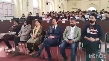 भटियात: मेडिकल कॉलेज चम्बा के प्रशिक्षु चिकित्सकों को प्राचार्य ने पहनाया व्हाइट कोट